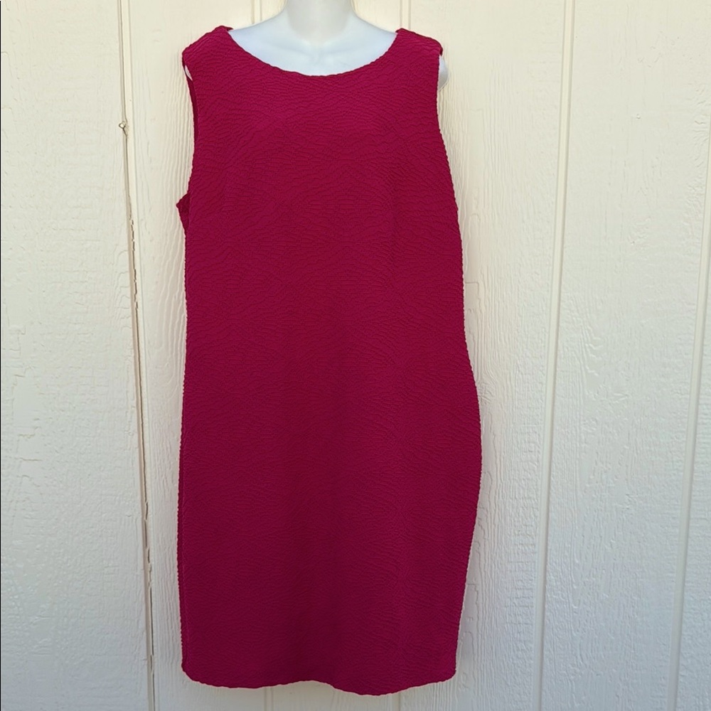 Calvin Klein Textured Sleeveless Flattering Sheath Dress  Women’s Plus Size 18W